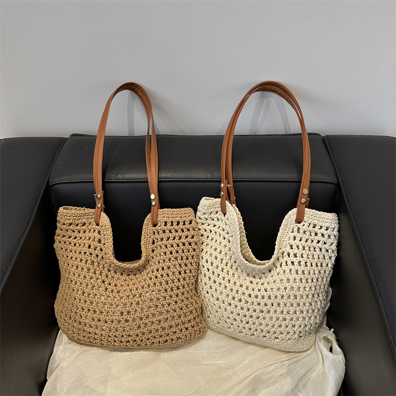 Artistic and retro hand-woven bags, casual cotton thread single-shoulder bags, tote bags, woolen bags, shopping bags for women Application Scenario