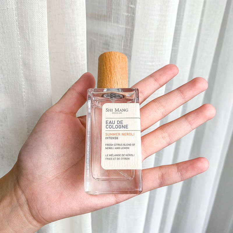 Shi Mang Turkish Perfume is a long-lasting, delicate and lingering scent for both men and women. It is a niche, fresh and natural Vietnamese perfume that has become a bestseller Application Scenario