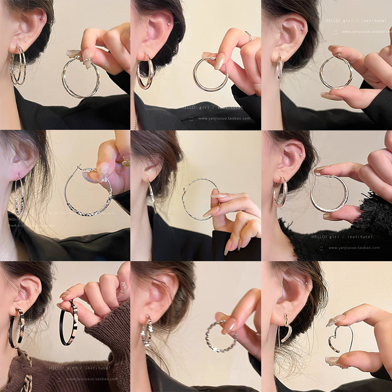 S925 Silver needle European and American exaggerated plain ring earrings exude a sense of sophistication for women. Round face slimming ear rings are fashionable, individual and versatile earrings full figure