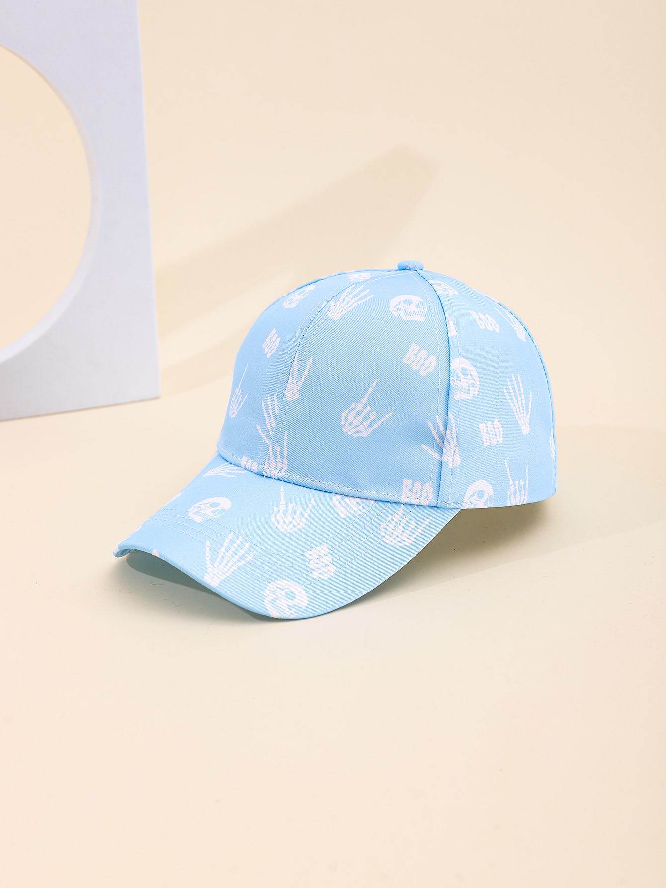 Spring and summer cross-border European and American best-selling wheeled hand-printed baseball caps, outdoor travel sun protection and shading adult baseball caps, adjustable for foreign trade Application Scenario