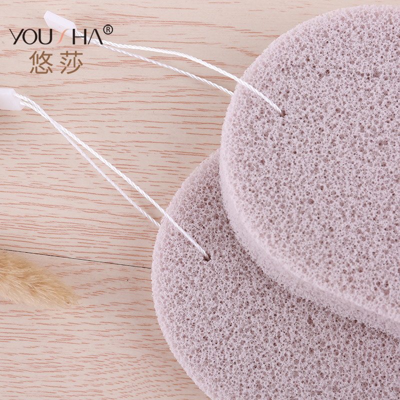 YB071, a 15T thick-hole oval facial cleanser with a single pack of walnuts and a large hanging rope Application Scenario