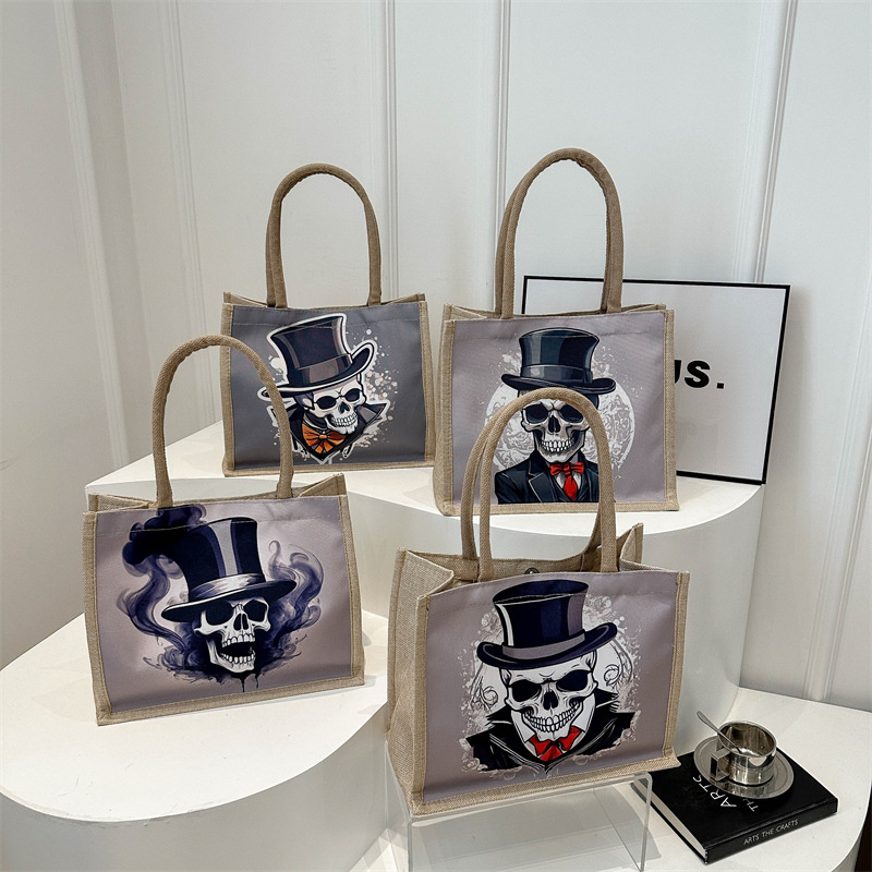 New fashionable skull canvas bag, women's large-capacity tote bag, single-shoulder bag for classes, 2024 fashionable tote bag Application Scenario