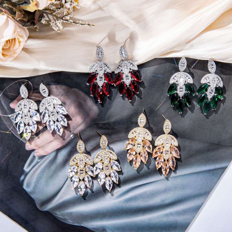European and American fashion socialite style, light luxury, super sparkling zircon inlaid earrings S925 silver needle heavy Industry leaf earrings and pendants