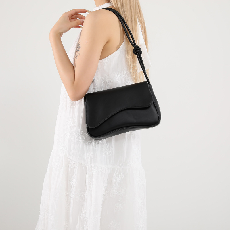 Underarm bag for women, new autumn 2024 fashion and niche design, single-shoulder crossbody bag, stylish and relaxed small square bag Specification drawing