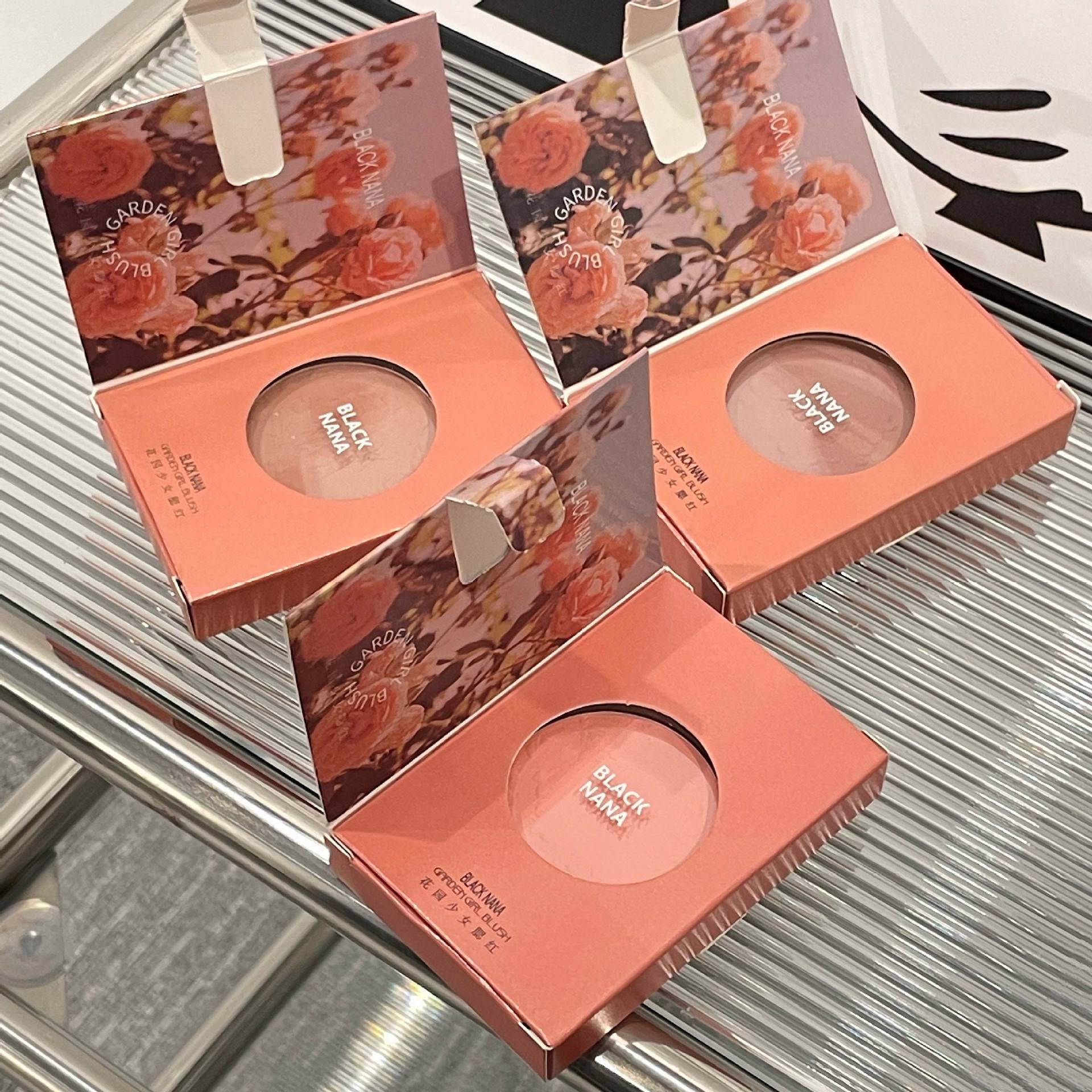 BLACK NANA Garden Girl Blush Natural Nude Makeup Highlight Brightening Blush Palette Affordable Student Cross-border Wholesale Specification drawing