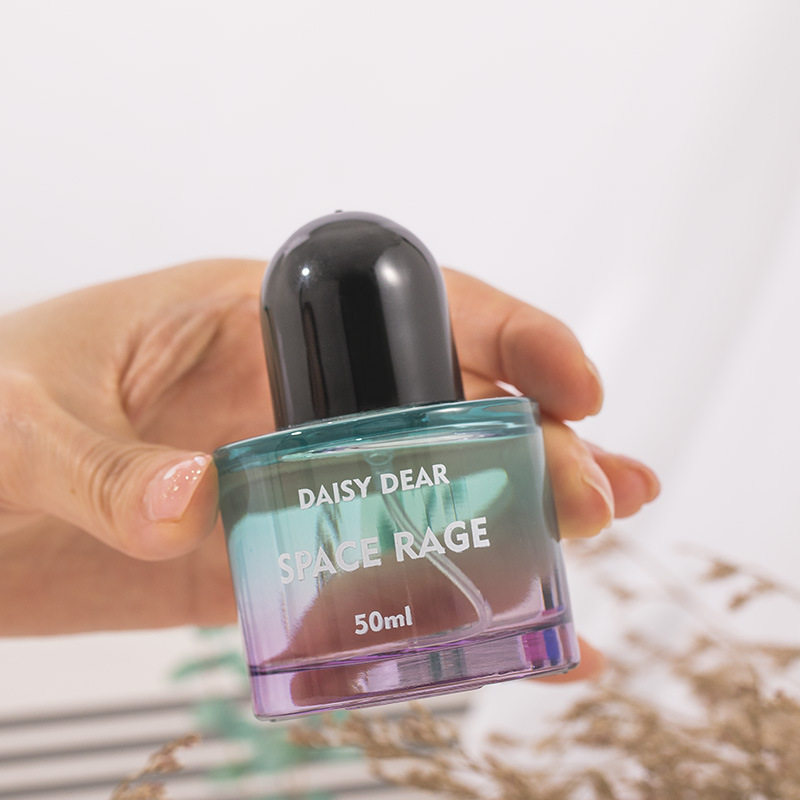 Xiaocheng Yixiang Dreamy Space Women's Perfume, long-lasting light fragrance, Douyin Bestseller, Vietnamese student niche perfume wholesale Application Scenario
