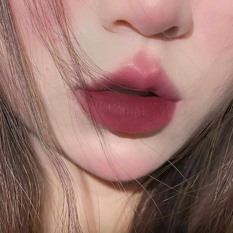 Cross-border kakashow nude lip gloss, European and American style, natural whitening without sticking, matte lip gloss and lip gloss wholesale Application Scenario