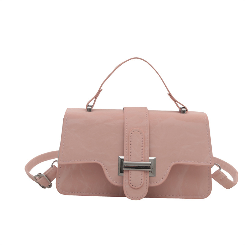 2024 New style women's trendy, fashionable and high-quality single-shoulder handbag, autumn commuting crossbody small square bag Item Picture