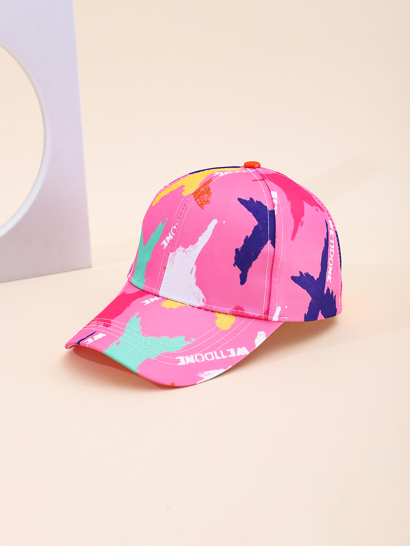 Spring and summer cross-border European and American bestsellers irregular graffiti printed baseball caps, outdoor travel sun protection and shading adult baseball caps, adjustable for foreign trade Application Scenario
