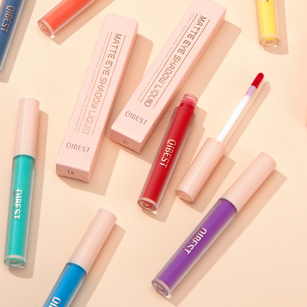 QIBEST Matte liquid Eyeshadow Liquid, with a misty look, accentuates the face in nude and earth tones. It's a three-dimensional eye and cheek set Application Scenario