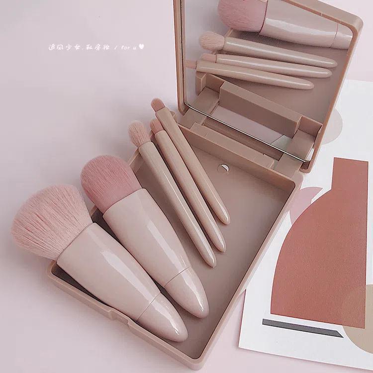 5-piece makeup brush set, eyeshadow, blush, lip brush, loose powder brush, portable with mirror, beauty tools for cross-border use Application Scenario