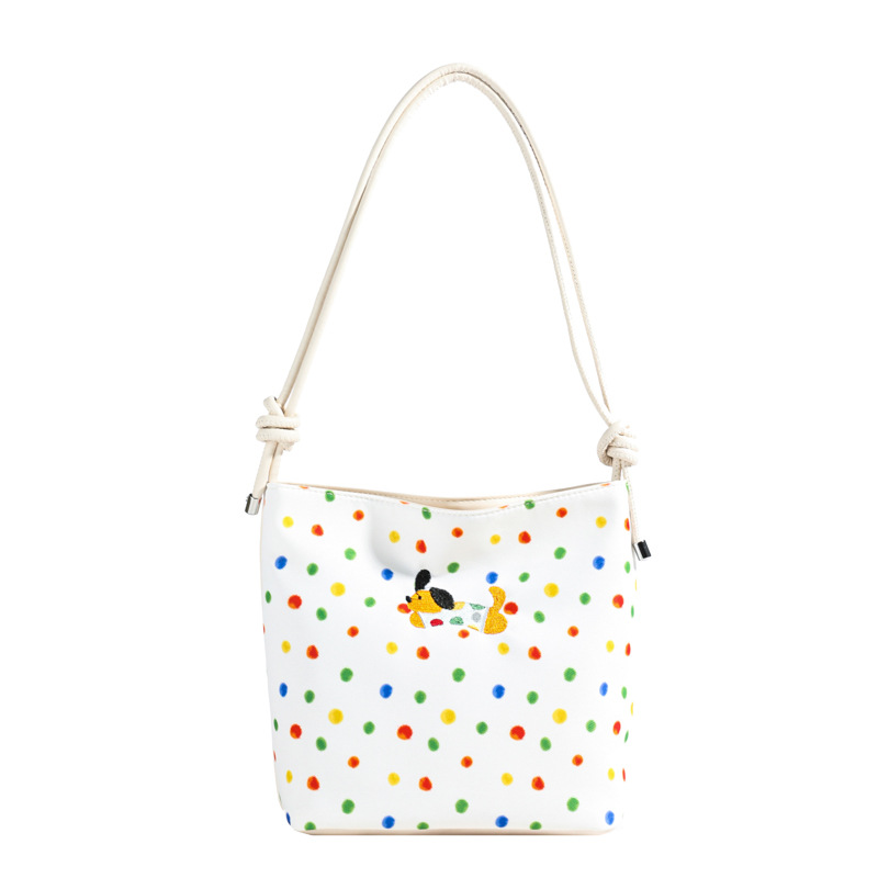 This year, polka dot canvas bags are in vogue for women's autumn and winter 2024. The new versatile commuter single-shoulder crossbody bag is in vogue Item Picture