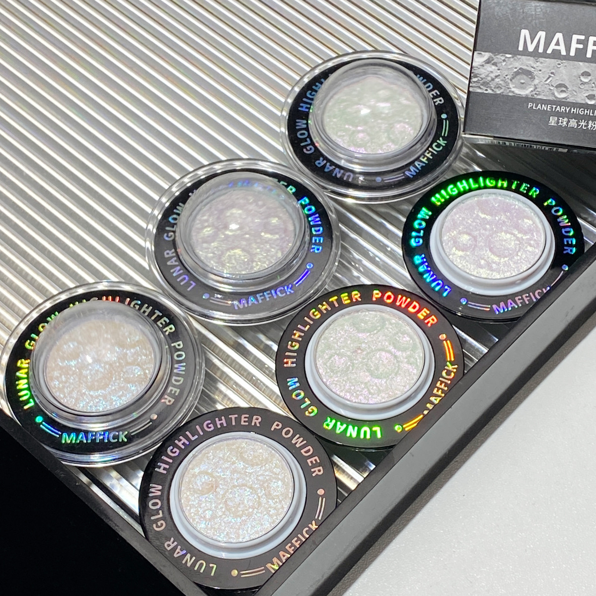 Cross-border MF374 Planet High-gloss Powder brightens the entire body, making the high-gloss powder look natural and three-dimensional full figure