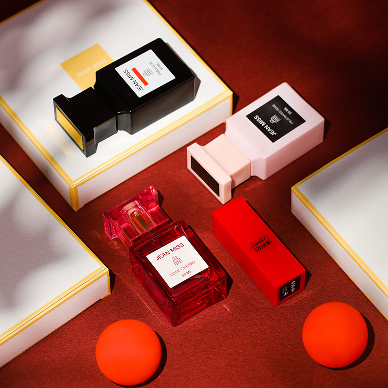 Xiaocheng Yixiang Lipstick and Perfume Gift Box, long-lasting light fragrance, not easy to fade, velvet moisturizing Lipstick Set, Makeup wholesale details Picture