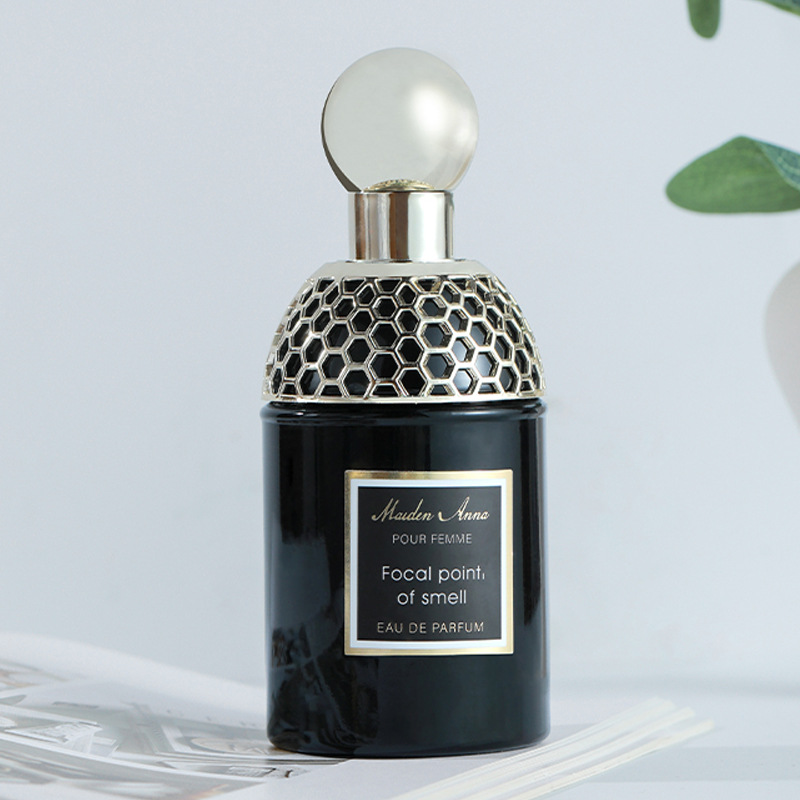 The new women's perfume of Xiaocheng Yixiang brand, "Ebony Agarwood", has a long-lasting fragrance and is a cross-border bestseller. Wholesale of Vietnamese perfume full figure