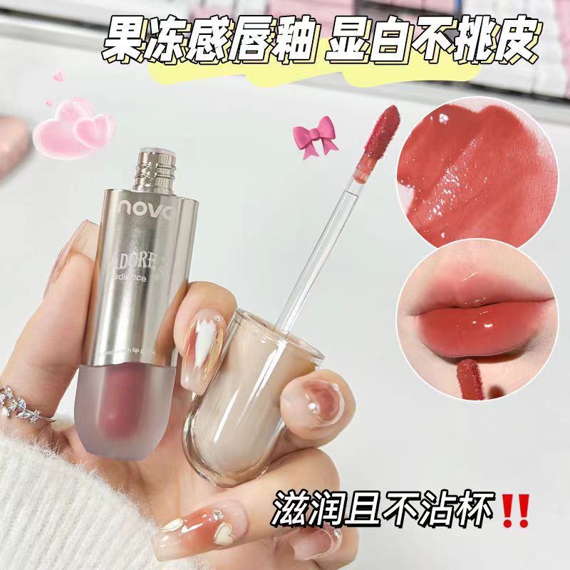 NOVO's moisturizing and brightening water-based lip gloss makes your lips look fair and pure without any makeup, as if they were in a gentle breeze. It is waterproof, does not fade easily and does not stick to glasses details Picture