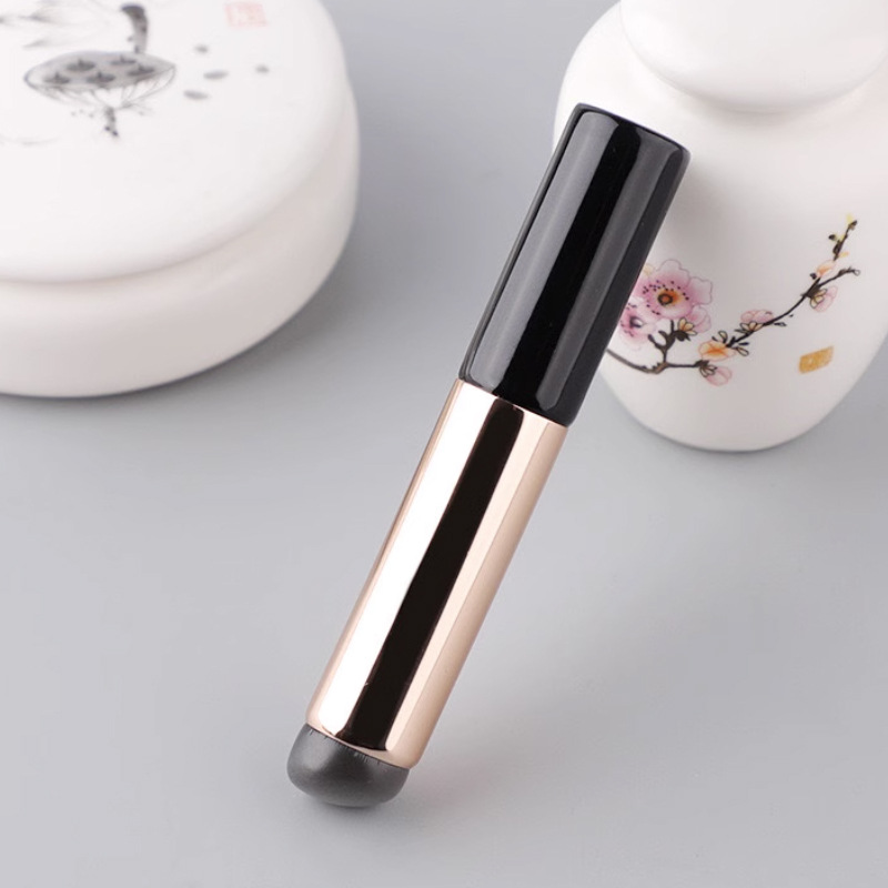 Exclusive Markina makeup brush for braised Pork, portable round head silicone lip brush, portable concealer and smudge brush, Lipstick brush full figure