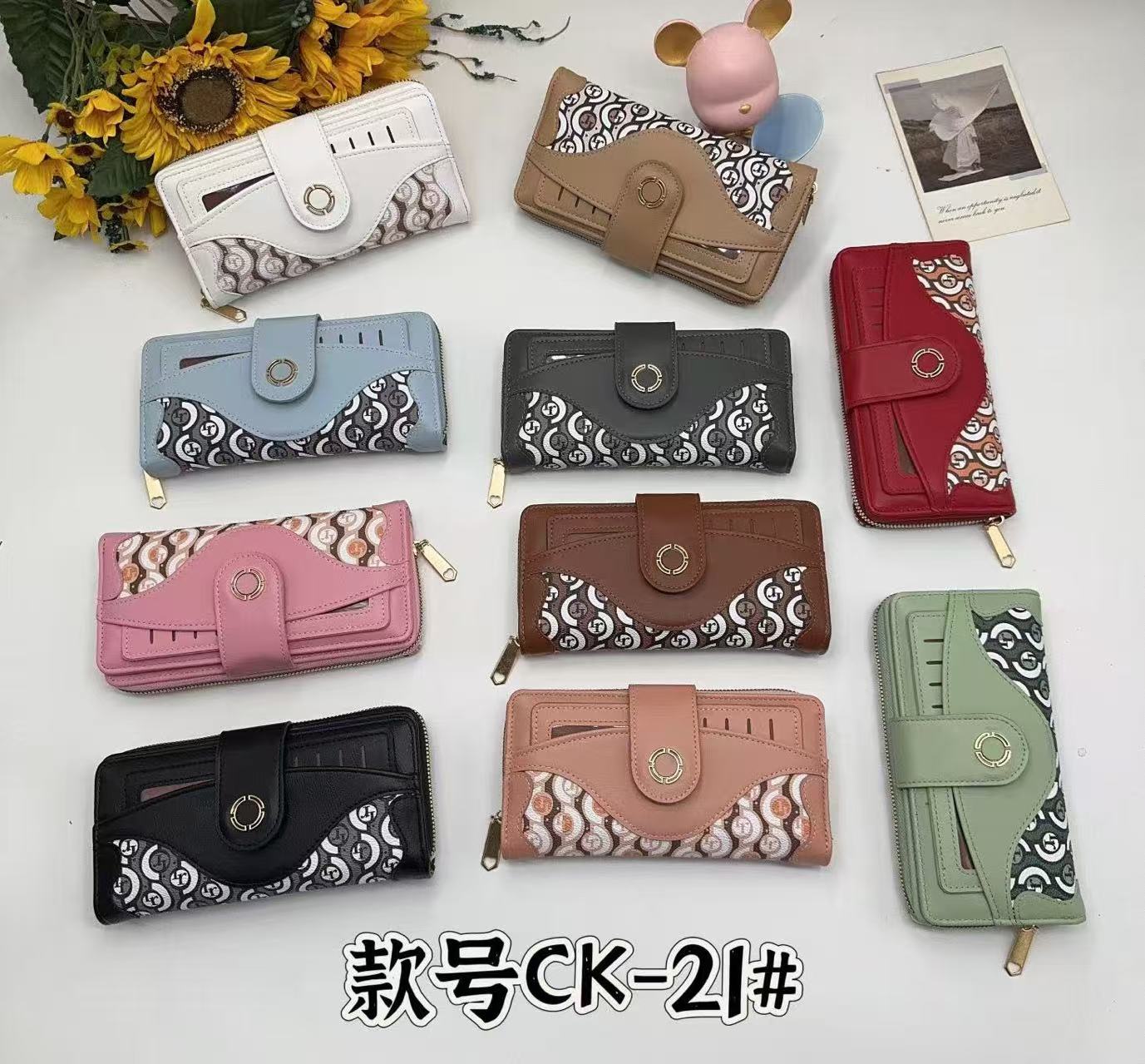 Chica dos fold wallet 2025 nueva tendencia de moda versión coreana de gran capacidad de múltiples tarjetas cartera larga Application Scenario
