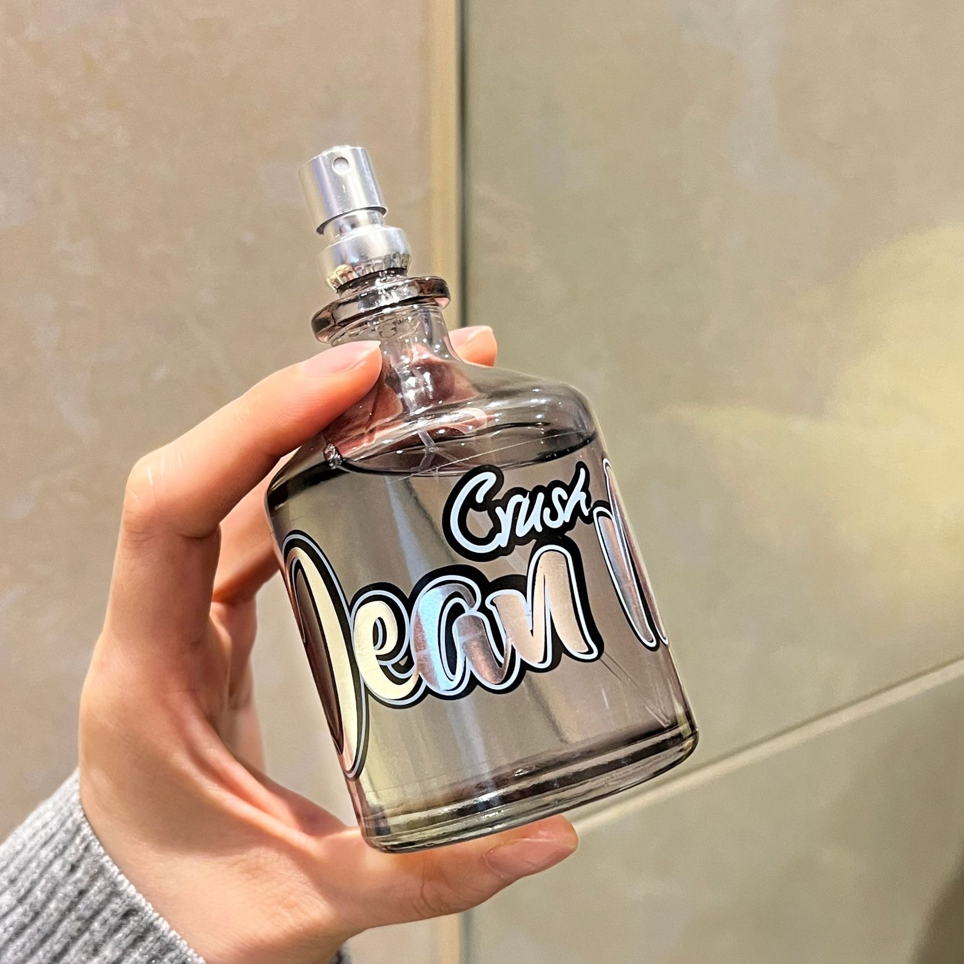Xiaocheng Yixiang's new arc-shaped men's perfume has a long-lasting fragrance. Xiyin cross-border bestseller, wholesale of Vietnamese perfume Specification drawing