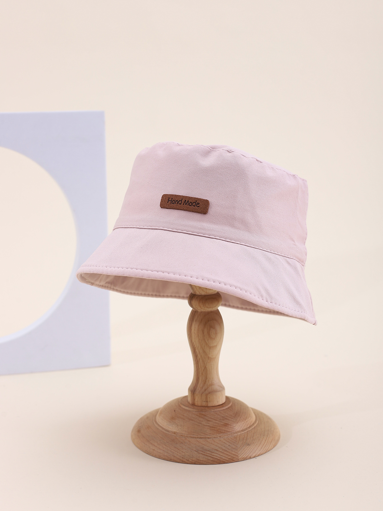 This spring and summer hit children's Hand-made single-sided fisherman hat with stickers is cute, cartoonish, classic and versatile. It's a unique children's single-sided fisherman hat with a built-in drawstring on the inner side Specification drawing