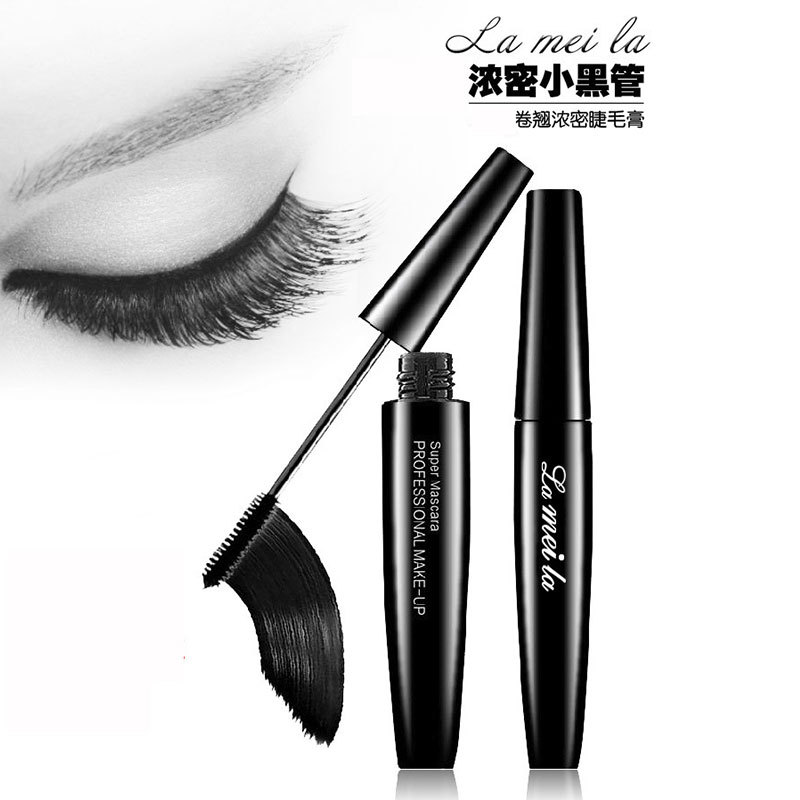 The long and curly mascara is waterproof, sweat-proof, and does not easily smudge. It is natural, long-lasting, and does not easily clump. It is a thick, dark and shiny styling cream full figure