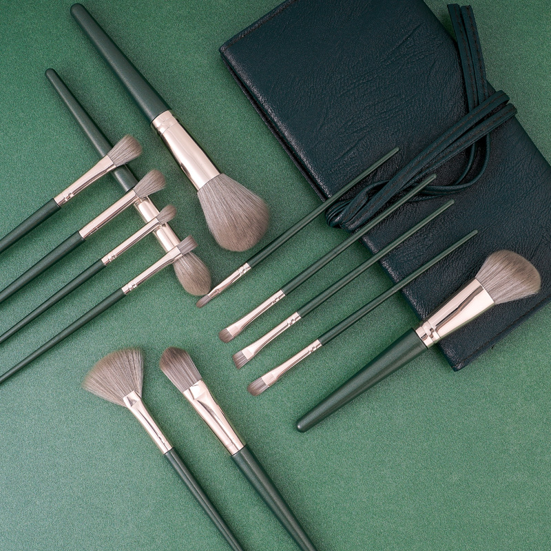 Cangzhou Lvyun 14-piece makeup brush set: eyeshadow brush, foundation brush, concealer brush, blush brush, makeup tube brush, contour brush Application Scenario