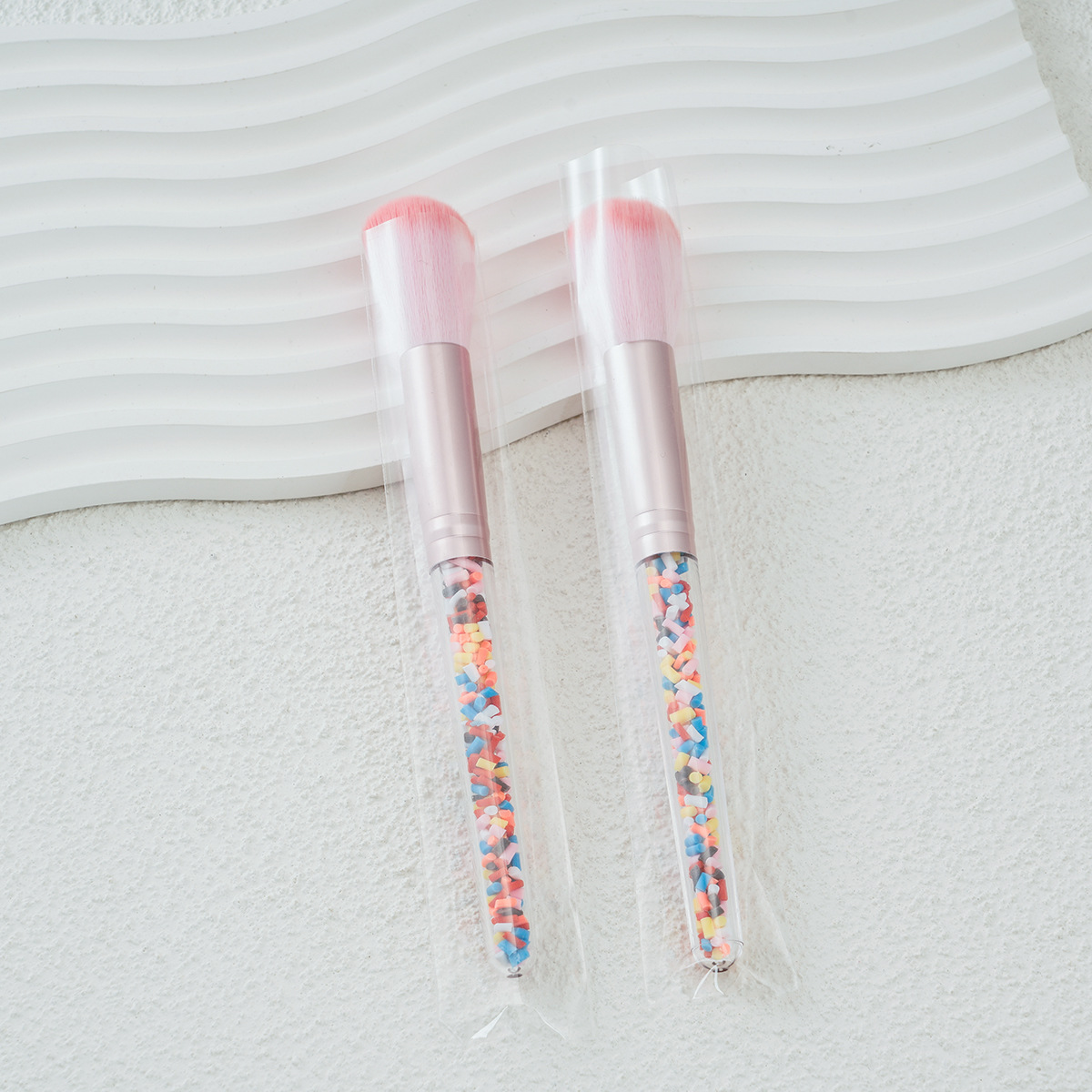Cross-border single makeup brush, candy powder, blush, pink with diamonds, rainbow brush, ice cream, Christmas makeup brush full figure