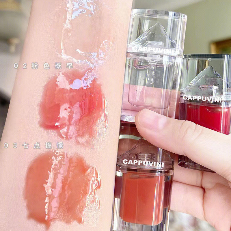 Cappuvini Ice Mountain Lip Gloss Lip Balm Glass Transparent Lip Oil Moisturizes and hydrates the lips with a lustrous glow Application Scenario