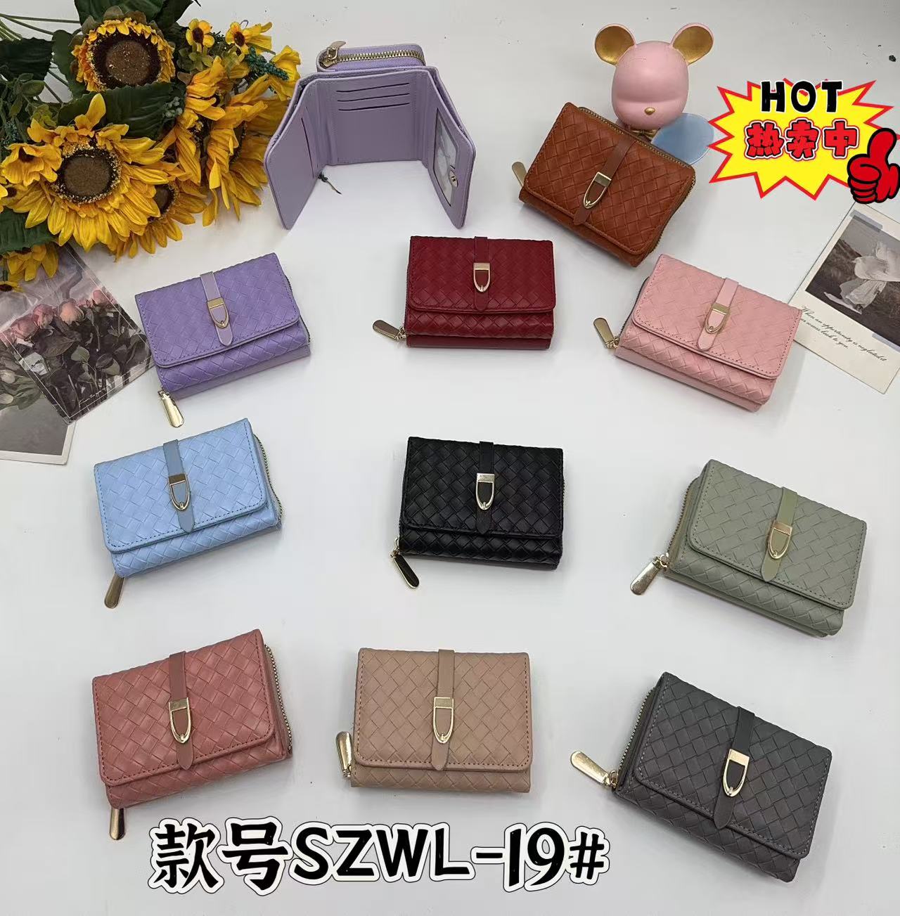 Single-pull 30% discount wallet for women, medium size, multi-slot design, lightweight and durable