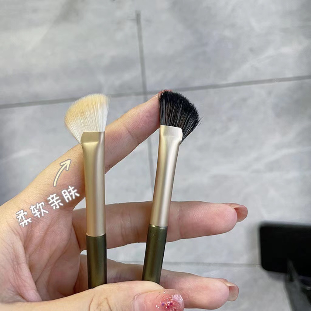 Semi-fan-shaped nose shadow brush, finger pad concealer brush, highlight brush, portable contouring brush, smudging makeup brush, wholesale beauty tools Specification drawing