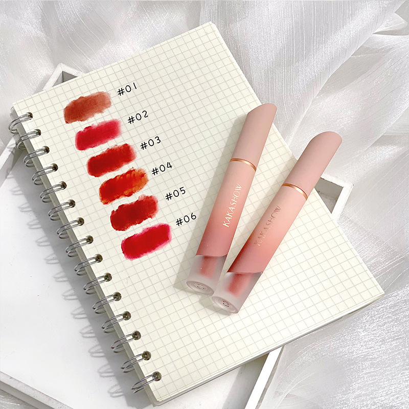 KAKASHOW milk Cream Lip Mud Velvet matte lip Gloss brightens and doesn't stick easily, Moisturizing Lipstick Blush Peach lipstick Application Scenario