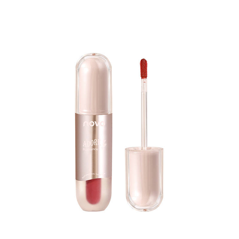 NOVO's moisturizing and brightening water-based lip gloss makes your lips look fair and pure without any makeup, as if they were in a gentle breeze. It is waterproof, does not fade easily and does not stick to glasses Item Picture