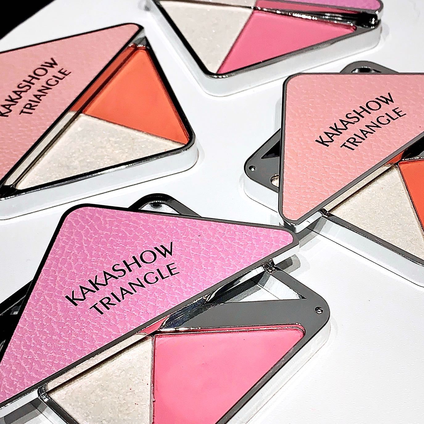 kakashow's rotating triangle two-color blush is a natural, smooth and color-enhancing matte Korean-style energetic blush with a swelling color details Picture