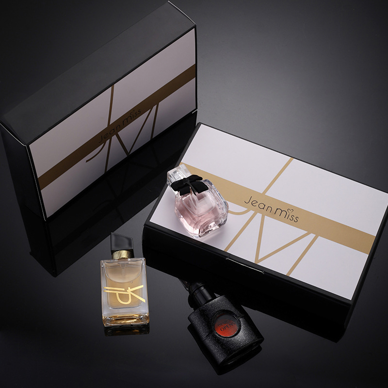 Small Town Yixiang Black Crow Perfume Gift Box, Long-lasting Light Fragrance, Douyin Bestseller, Reversal Freedom Lady Perfume Set Wholesale Application Scenario