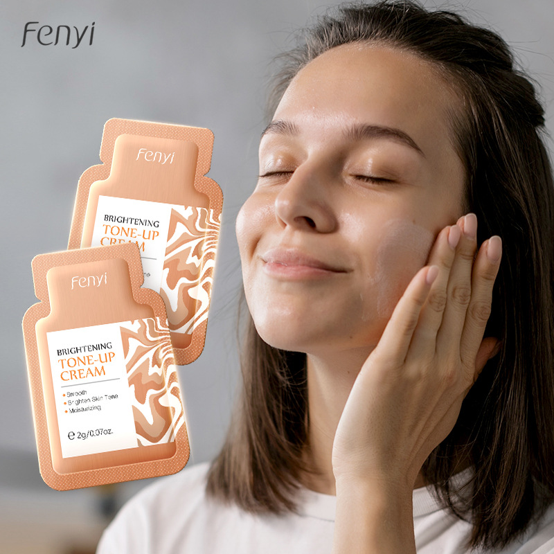 Cross-border Fenyi Revitalizing Natural Cream Bag, 1 piece, 2g Moisturizing Concealer Brightening Cream, English skin care product full figure