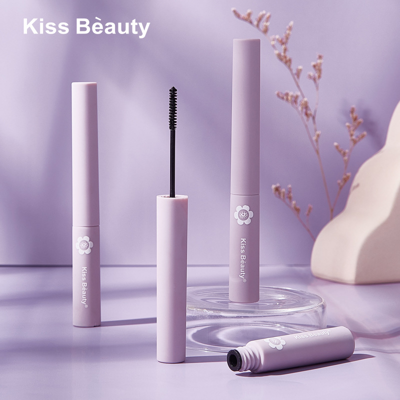 KissBeauty's long, curly and fine mascara is waterproof and sweat-proof. The small brush head prevents eyelashes from clumping and is less likely to smudge full figure