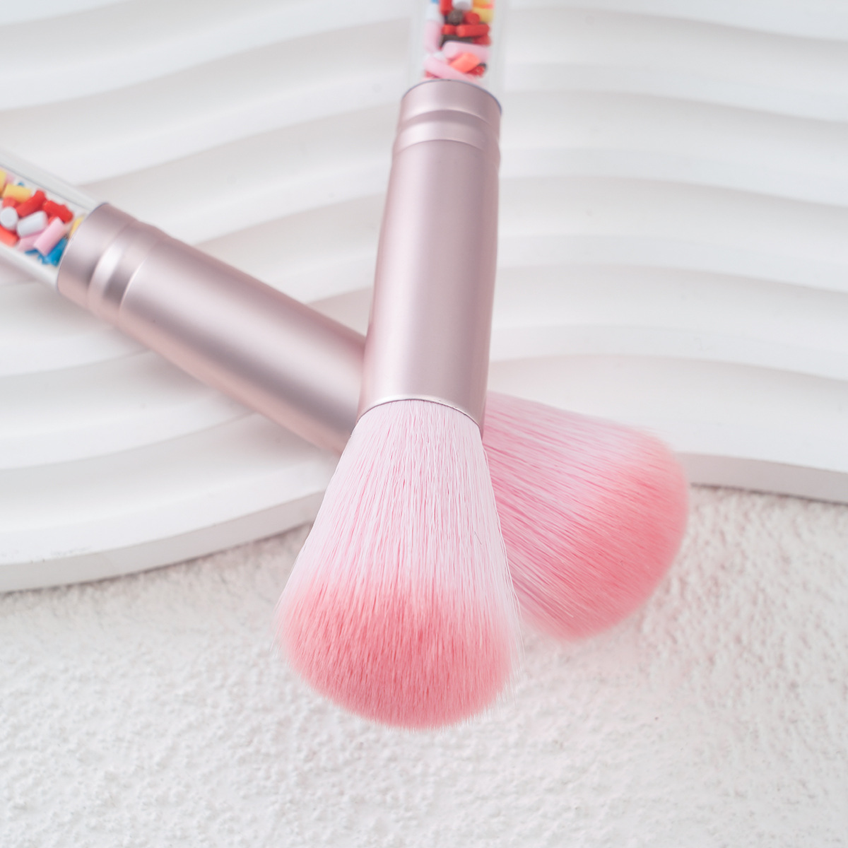 Cross-border single makeup brush, candy powder, blush, pink with diamonds, rainbow brush, ice cream, Christmas makeup brush Specification drawing