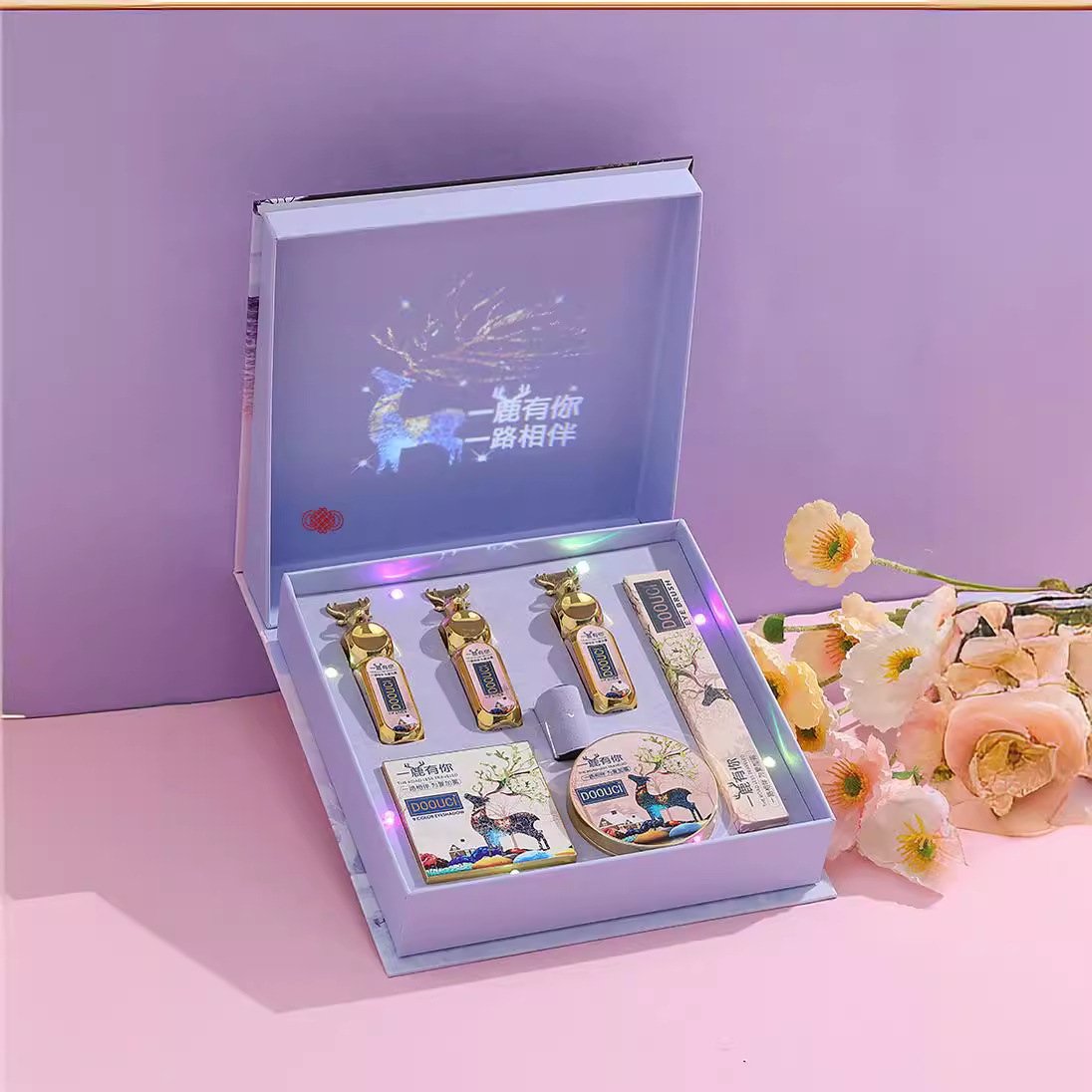 One Deer with You/Qixi Festival Valentine's Gift Box, Seven-piece Makeup Set, Light Projection, Birthday Gift Set for Your Girlfriend Application Scenario