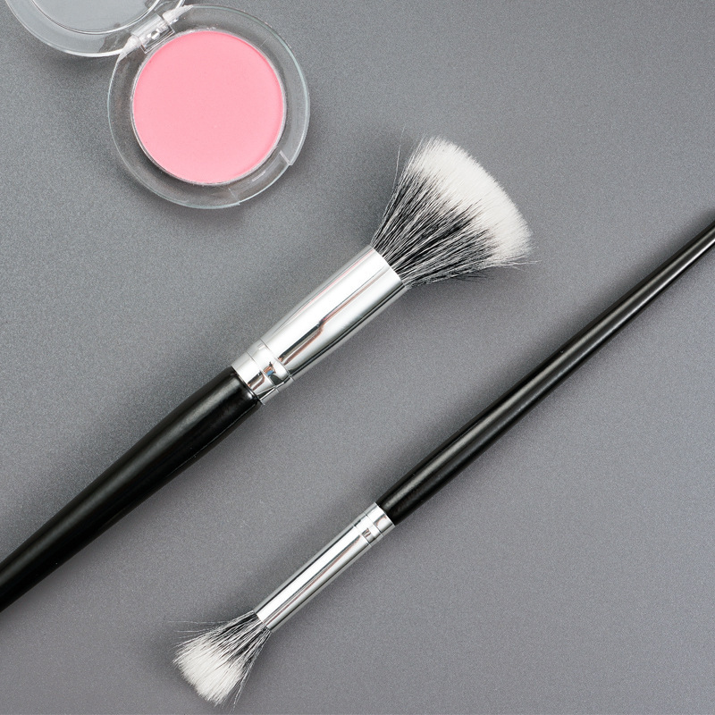 Cangzhou Xiguangfeng wool dot color brush, animal hair soft hair Blush brush, single makeup brush, makeup brush wholesale new style full figure