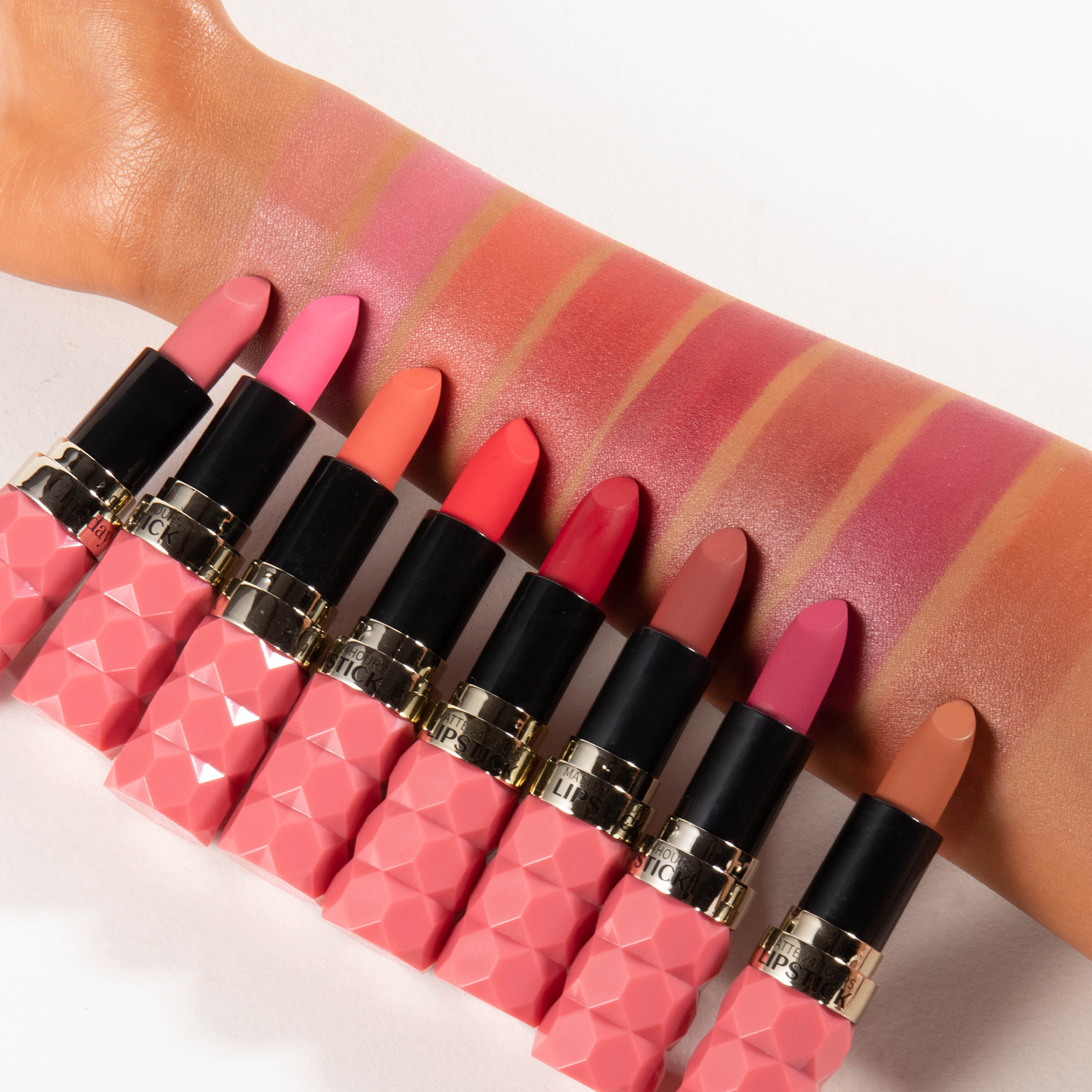 Clubday diamond-cut matte lipstick for export, non-fading and non-sticking velvet 8-color matte new lipstick wholesale Application Scenario