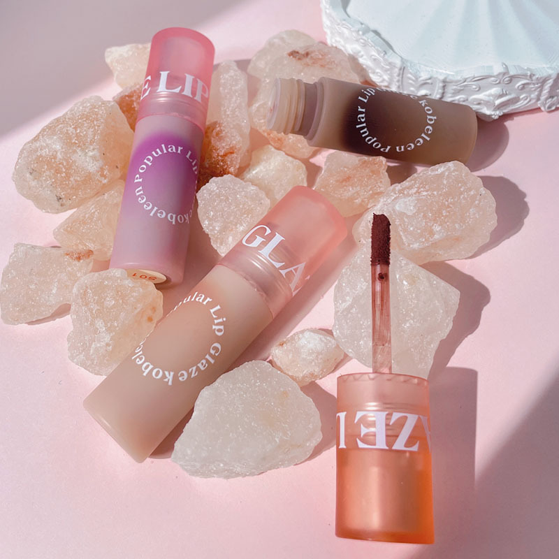 KOBELEEN lip gloss wholesale lipstick Matte matte water mist Lip gloss Velvet Lipstick Moisturizing and non-drying hair replacement Application Scenario
