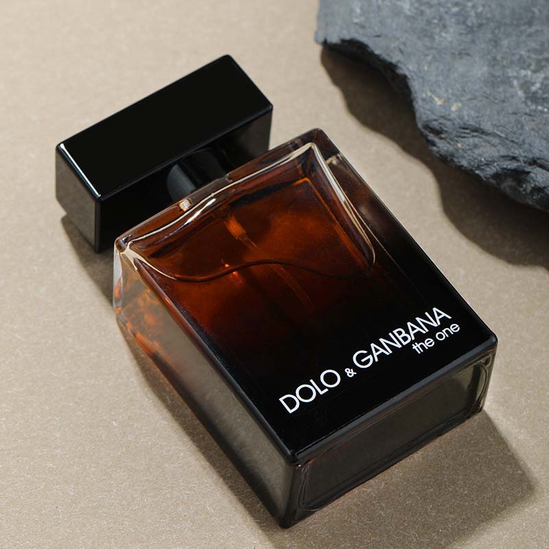 The new "Only Me" men's perfume from Xiaocheng Yixiang features a woody scent that lingers for a long time. Cross-border export, wholesale of perfumes for Vietnam