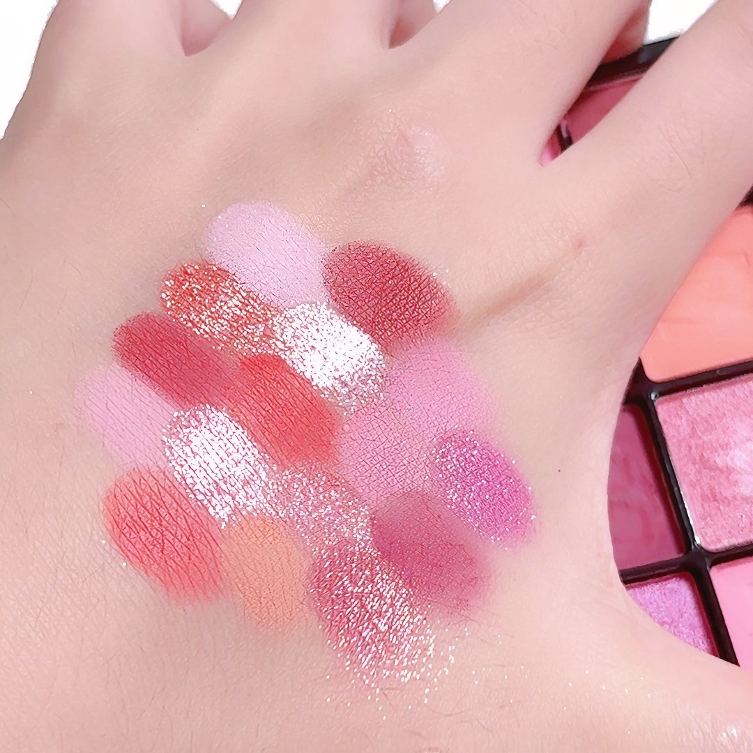 Miss lara's Dazzling 16-color eyeshadow palette features pearlescent, matte, fine glitter, student stage makeup, and cross-border makeup details Picture