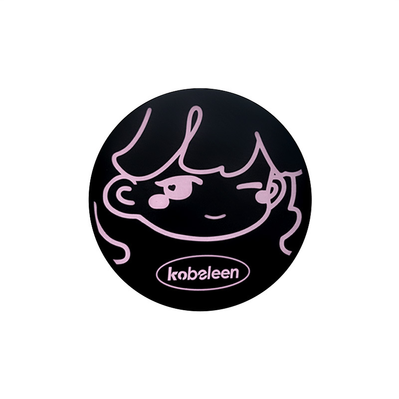 kobeleen Matte Girl Setting Powder Compact is waterproof, sweat-proof, translucent, natural and not sticky. The matte honey powder compact is clear and transparent Item Picture