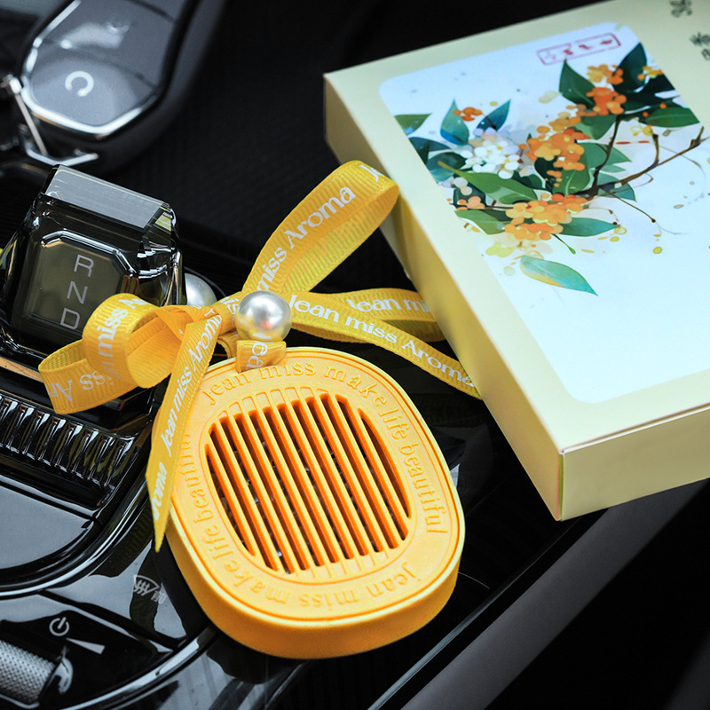 Xiaocheng Yixiang's new car aroma diffuser with long-lasting fragrance, gardenia and osmanthus fragrance pendant, car perfume wholesale details Picture
