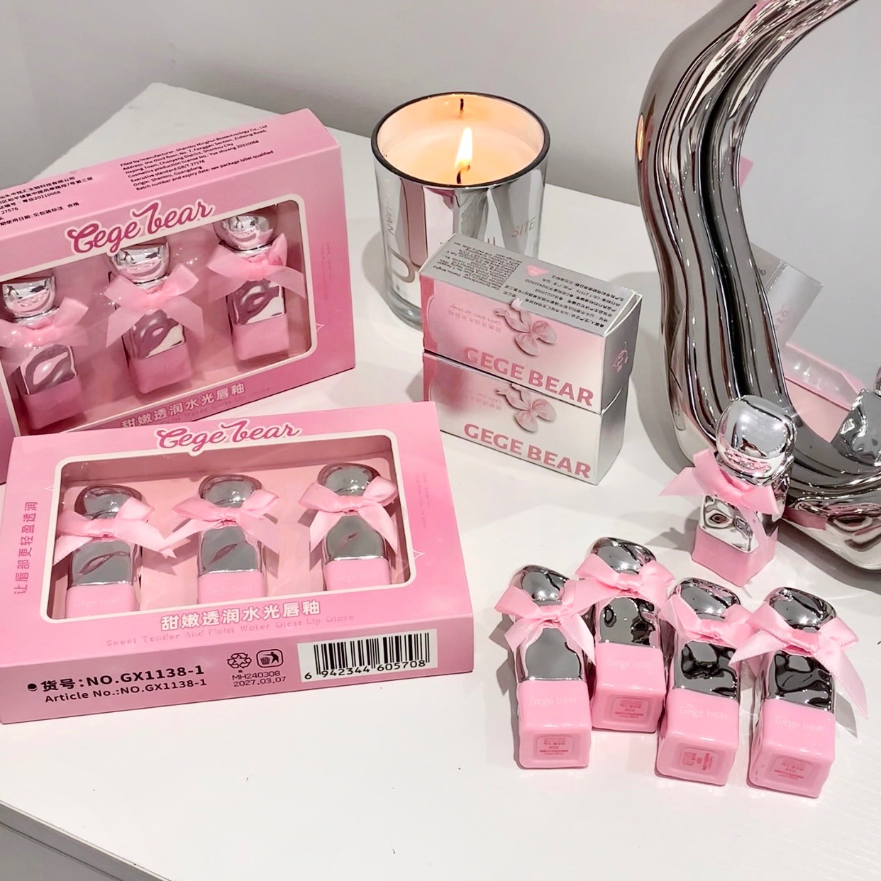 Gege bear Goge Little Bear Sweet, tender, Translucent and lustrous Lip Gloss provides long-lasting hydration in summer without fading or showing color Specification drawing