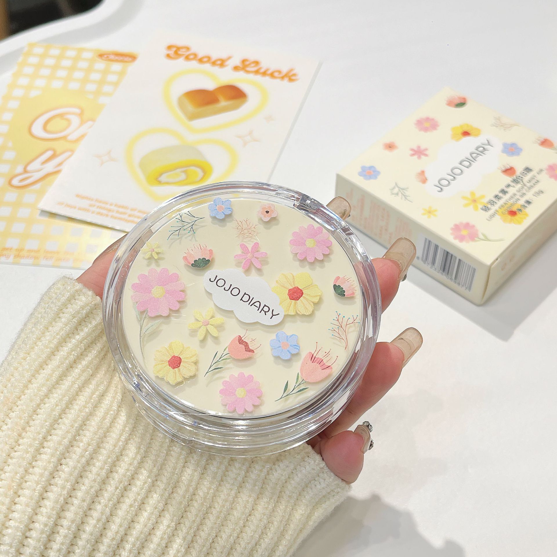 Jiujiu Diary Cushion Foundation provides long-lasting coverage, moisture retention, no smudging, no powder sticking, water and sweat resistance, and a refreshing BB cream details Picture