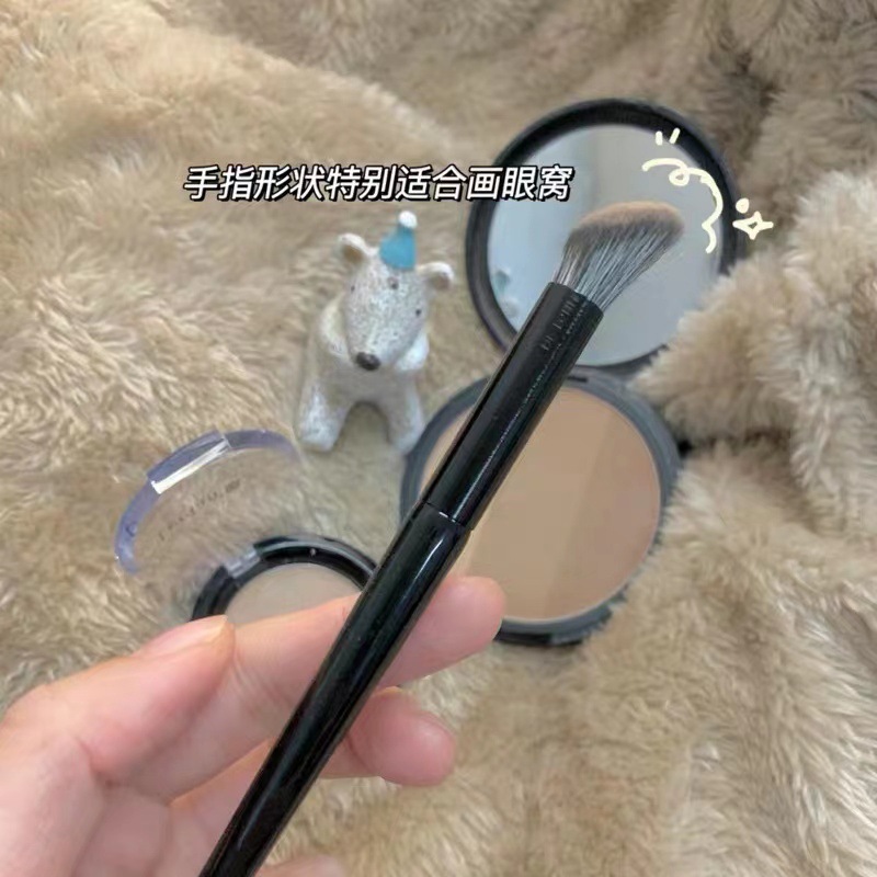 Wholesale Cangzhou finger pad nose shadow brush, oblique head highlight brush, contour shadow brush, portable small eyeshadow brush, makeup brush full figure