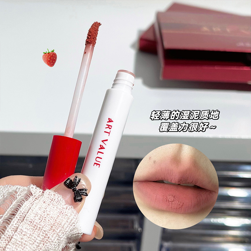 Art Value Necklace Red Velvet Lip Mud Set Box Velvet Matte Lip Glaze Bright Red Series Valentine's Day Wholesale Application Scenario