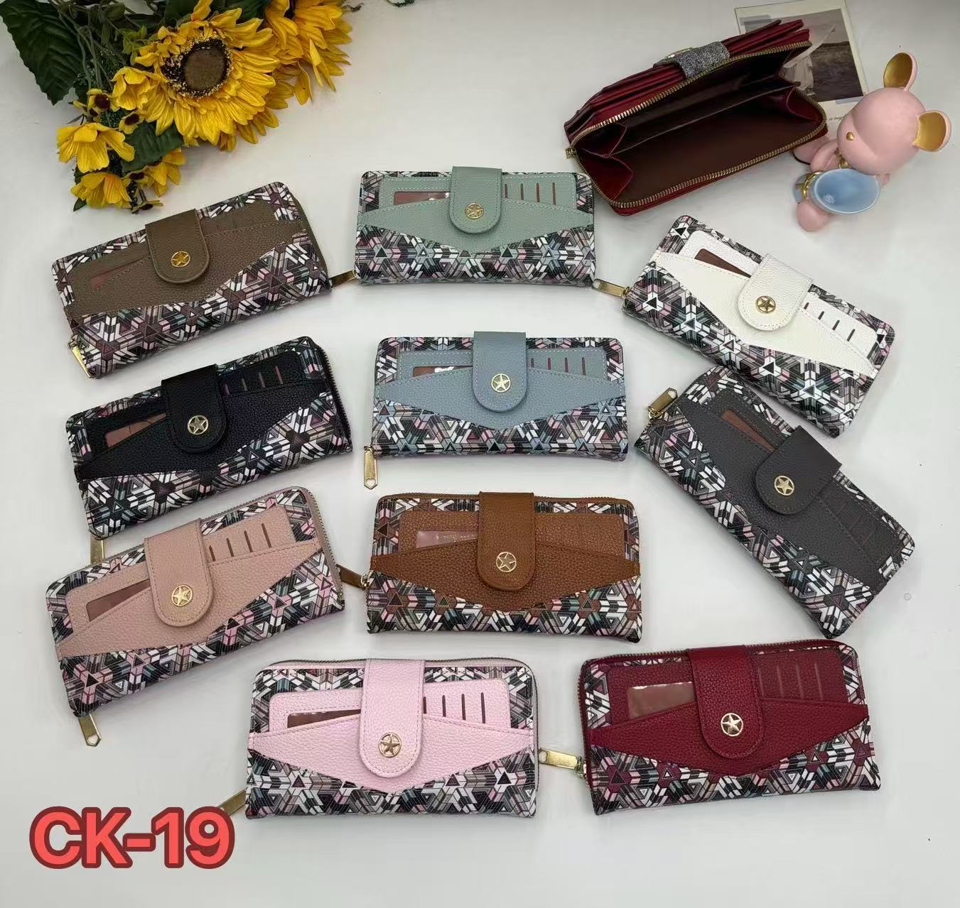 Chica dos fold wallet 2025 nueva tendencia de moda versión coreana de gran capacidad de múltiples tarjetas cartera larga Specification image